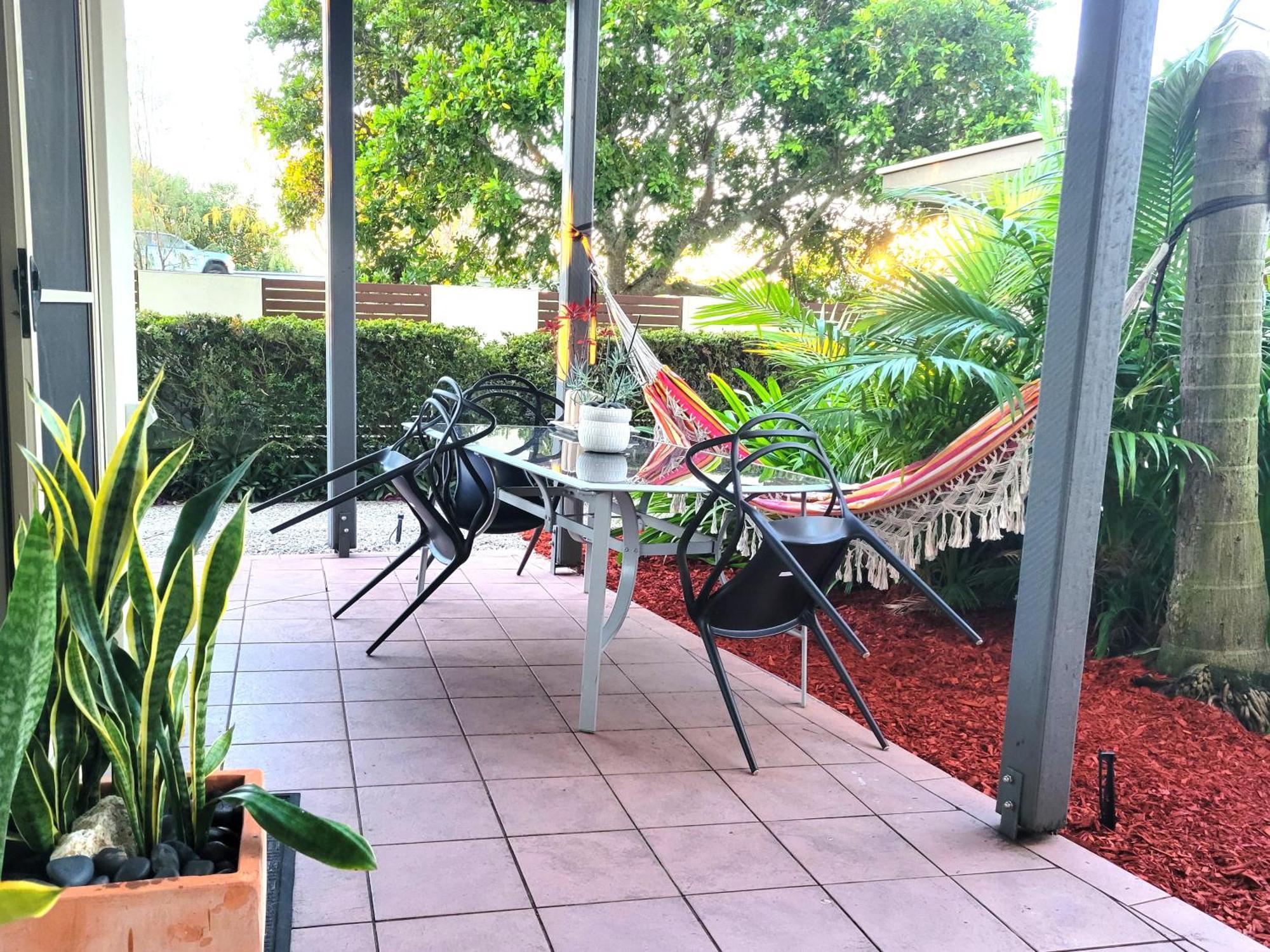 Beachside One Bedroom Flat Retreat Maroochydore Exterior photo